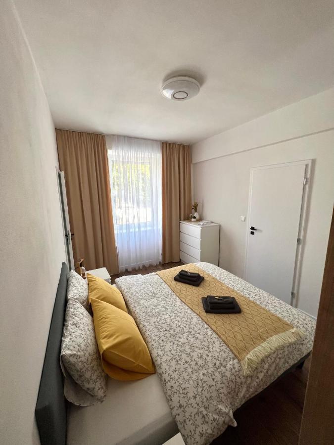 Apartment Robotnicka - 2 Bathrooms, 2 Bedrooms Banská Bystrica Extérieur photo